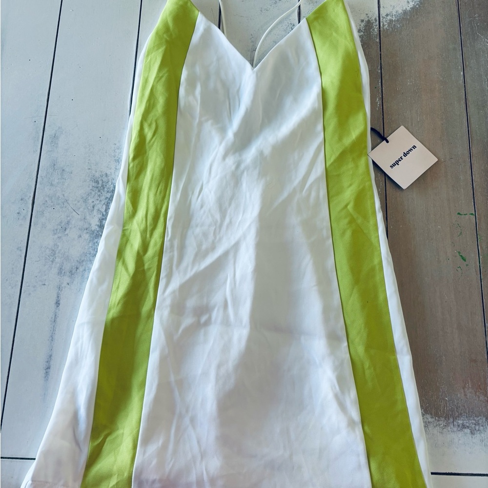 Superdown lime/white mini dress - Picture 2 of 7